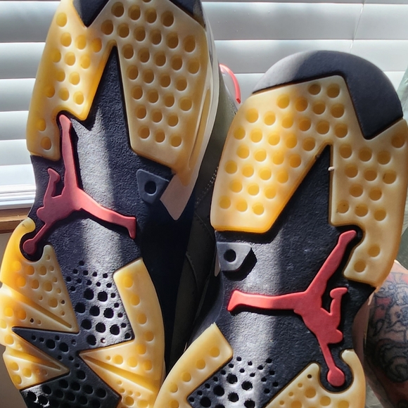 Travis scott Jordan x 6 Retro - Picture 3 of 5